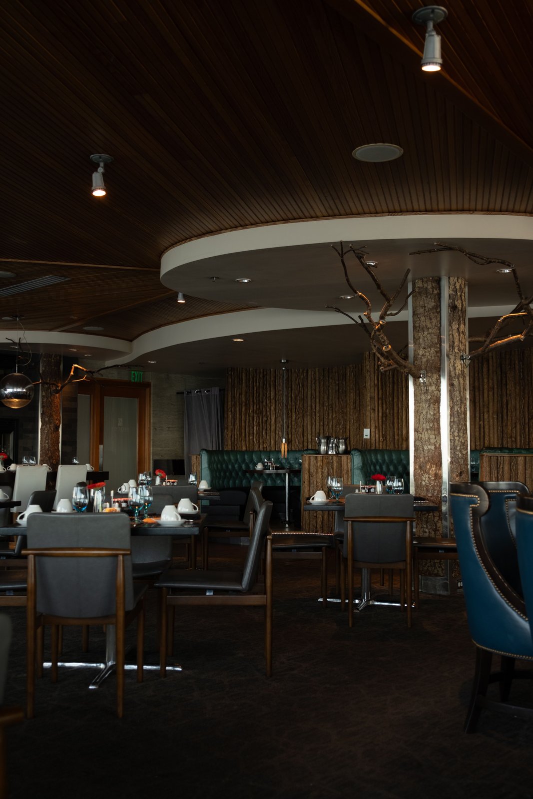 Sala di un ristorante al piano terra di un edificio