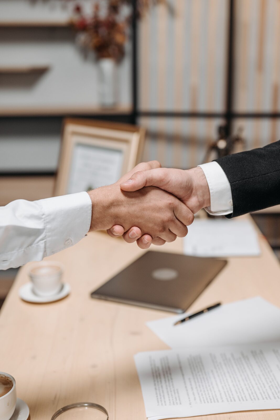 Italian business lawyers assisting foreign clients and correspondent firms